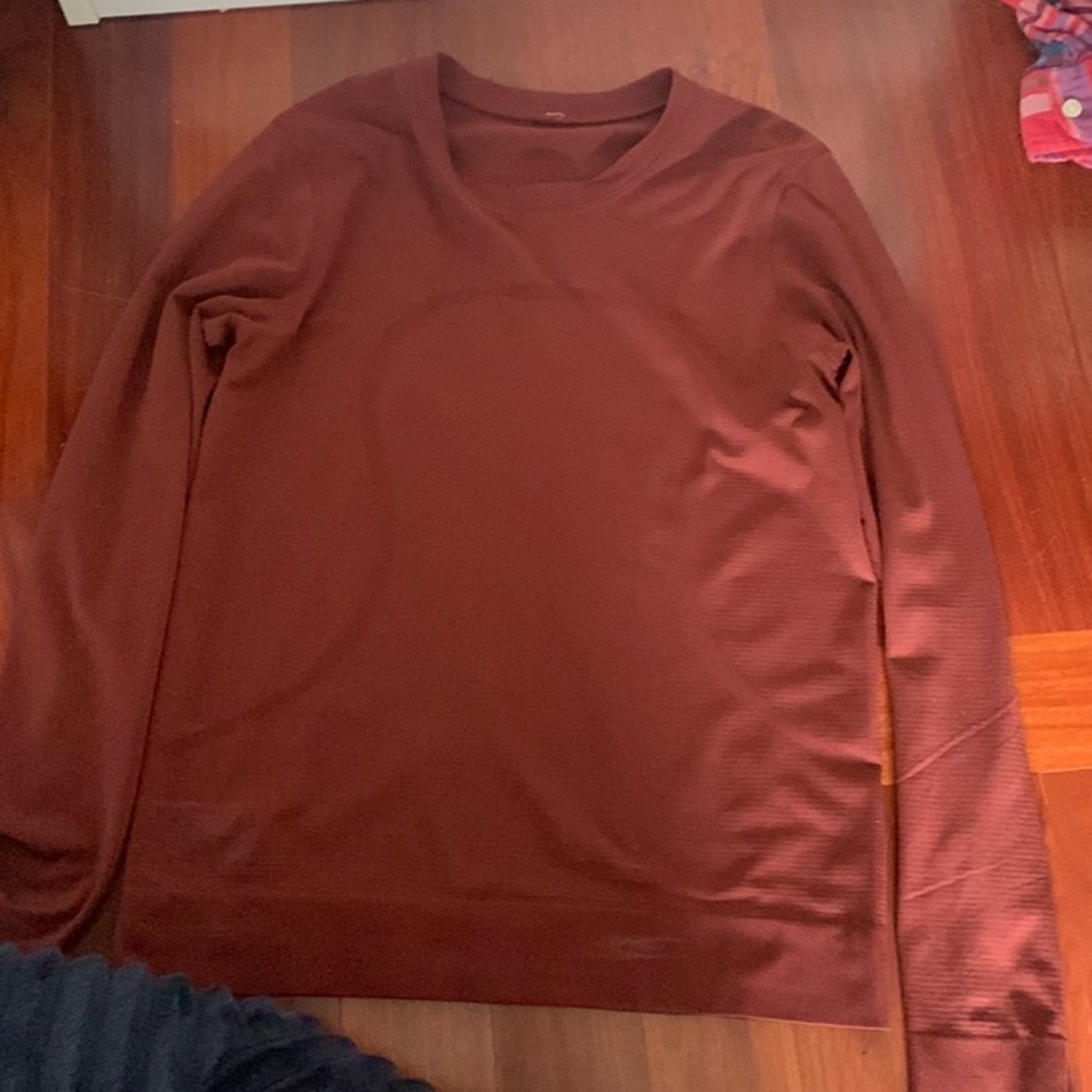 Size 2 lululemon top